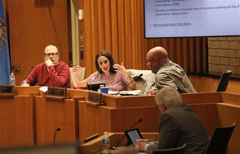 City Council approves limits on public comments – Mustang Times