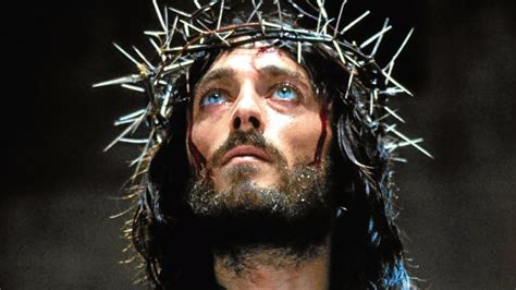 A 46 años del estreno: Así luce hoy Robert Powell, el protagonista de "Jesús de Nazareth ...