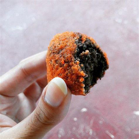 Dunkin-Style Choco Butternut Munchkins Recipe - Chef Pinoy Recipes ...