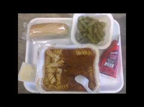 Mysterious Blogger Who Exposed Bad School Lunches Revealed | School food, School lunch, Lunch photos