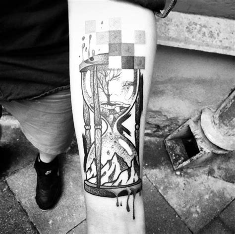 50 Amazing Hourglass Tattoos and Meanings - TattooBlend