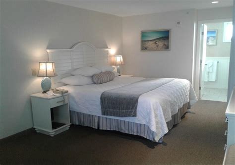 Anchorage by the Sea — Ogunquit Hotels — Maine.com