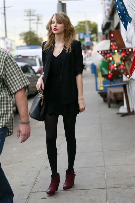 Taylor Swift Street Style - at an Antique Shop in Los Angeles, January ...