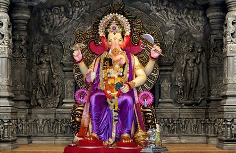 Pin di In : Tampilan pertama Lalbaugcha Raja yang ikonik, ganpati bappa lalbaug Wallpaper HD ...