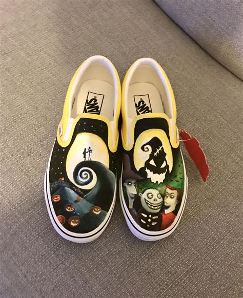 Hand painted shoes I made my friend for Christmas : r/Vans