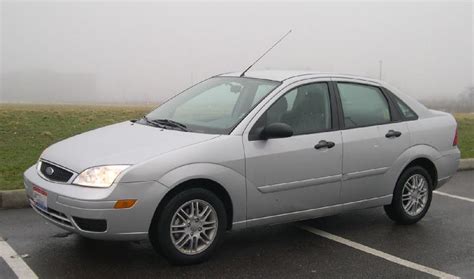 2005 Ford Focus - Information and photos - MOMENTcar