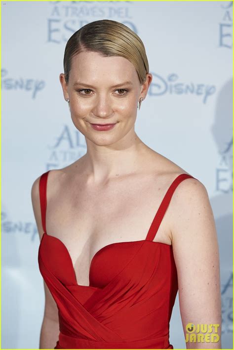 Mia Wasikowska Brings 'Alice Through The Looking Glass' to Spain: Photo 3654370 | Mia Wasikowska ...