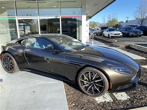 The Aston Martin DBS Superleggera looks absolutely stunning : AstonMartin