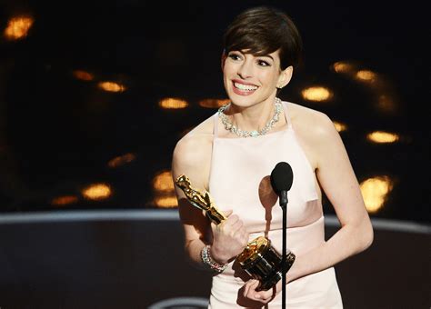 Anne Hathaway Reflects on Controversial 2013 Oscars Dress