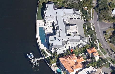 Derek Jeter Can Kick Back in Tampa Mansion After 2014 Season