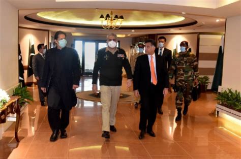 Pakistan PM Imran Khan, armed forces chiefs visit ISI headquarters ...