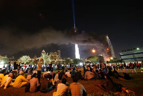 Address Hotel In Dubai Engulfed In Flames Near To City's New Year's Eve ...