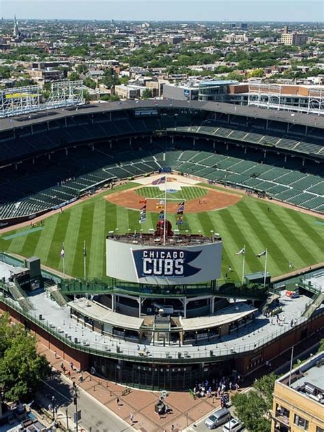 Wrigley Field: The Cubs Fans Gameday Guide in 2024 | Wrigley field, Mlb ...