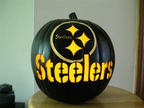 Pittsburgh Steelers Carved Pumpkin. $40.00, via Etsy. I LOVE THIS ...