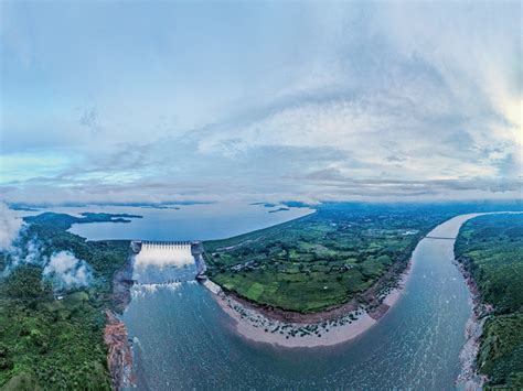 Stunning view of Mahi Dam in Rajasthan, all the gates of the dam opened together for the first ...