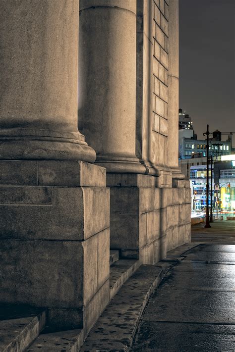 Manhattan Bridge Triumphal Arch and Colonnade at night :: Behance