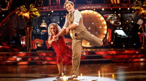 Strictly Come Dancing 2022: Ellie Simmonds bouncing back after exit - BBC News