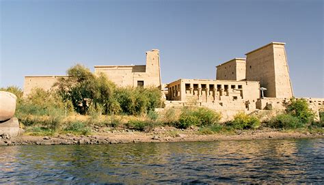File:Philae, seen from the water, Aswan, Egypt, Oct 2004.jpg - Wikipedia