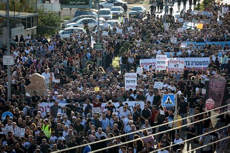 Thousands of Arab Israelis march, block roads to protest deadly crime wave | The Times of Israel