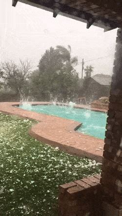 Tennisball size hail storm in Johannesburg. Didn't know they had this ...