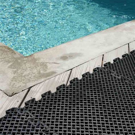 Anti Non Slip Holes Drainage Swim Swimming Pool Rubber Floor Mats - China Swimming Pool Rubber ...