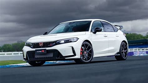 R rated! 2023 Honda Civic Type R price and specs reveal increased cost for Volkswagen Golf R and ...