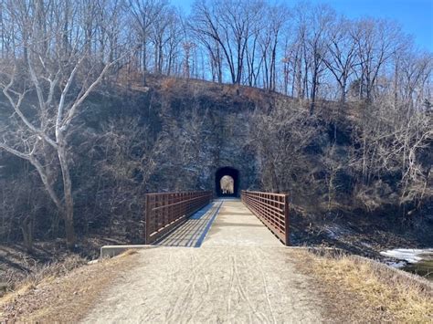 Katy Trail: Rocheport Tunnel Hike - thatawaydad.com