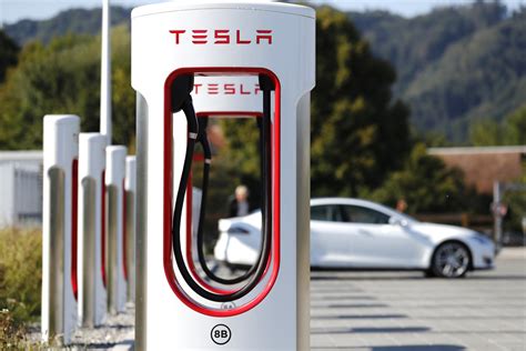 How Fast is Tesla's Supercharger V3- Supercharger V2 vs V3 - Vehiclesuggest