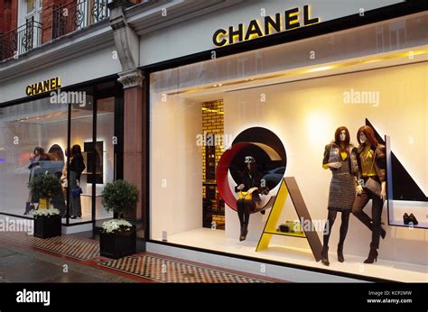 Chanel store on Sloane Street, London, UK Stock Photo - Alamy