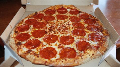Hello USA: domino's brooklyn style pizza