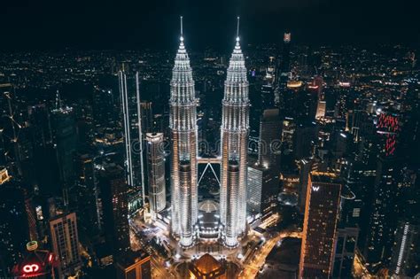 Night View of Famous Petronas Towers Editorial Stock Image - Image of ...