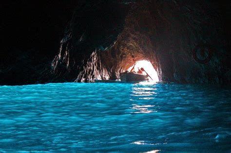 The Blue Grotto of Capri, Italy | Amusing Planet