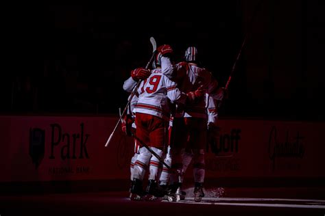 Men’s Ice Hockey: No. 7 Ohio State scores three times in final period ...