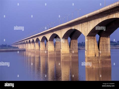 5375 meter long Mahatma Gandhi Setu, the bridge ouver the Ganga at Patna, Bihar, longest river ...