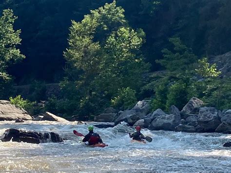 Whitewater Kayak - Fundamentals of Creeking (Class 3/4)