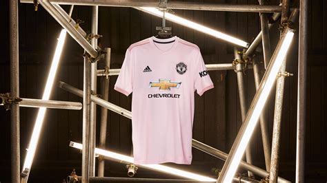 Manchester United pink kit: Where can I buy the Red Devils 2018/19 away ...