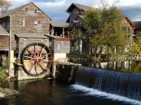 The Old Mill Candy Kitchen (Pigeon Forge) - 2021 All You Need to Know BEFORE You Go (with Photos ...