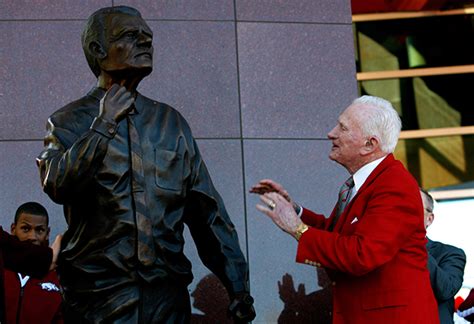 WholeHogSports - Broyles statue unveiled