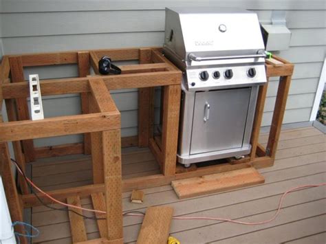 How to Build Outdoor Kitchen Cabinets?