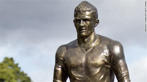 Cristiano Ronaldo immortalized in bronze statue - CNN.com