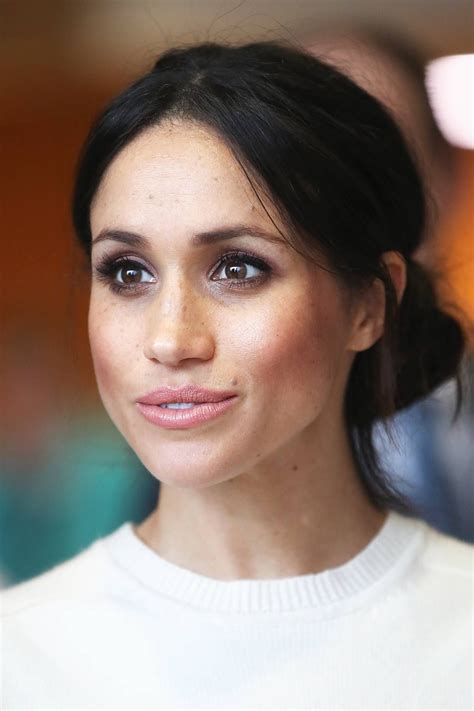 Meghan Markle Has Nailed the Art of the Beauty Uniform | Makeup looks ...