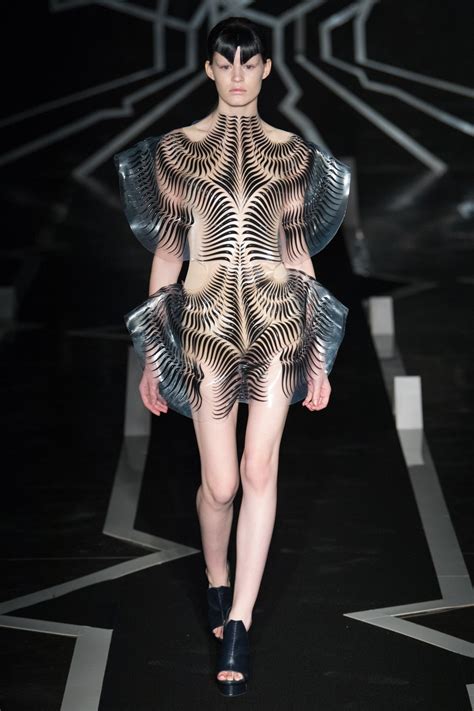 Fascinating look at high-tech fashion design - Boing Boing