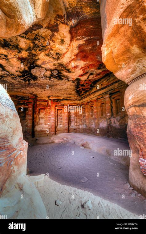 Interior of ancient tomb in Petra, Jordan Stock Photo: 64636438 - Alamy