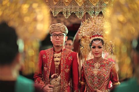 Traditional Minang and Palembang Wedding | The Bride Dept | Budaya, Baju pengantin, Perkawinan