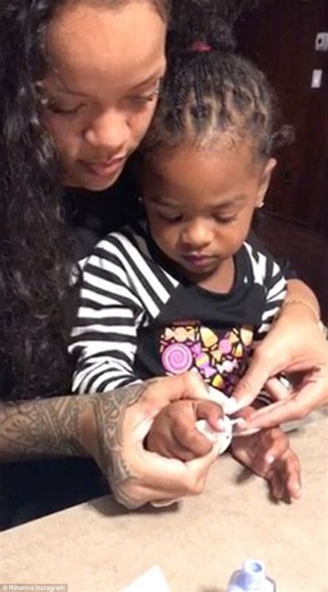 Rihanna teaches niece Majesty how to give herself a manicure in ...