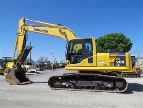 Komatsu PC200-8 Excavator Review & Specs | iseekplant