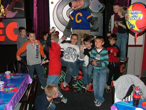 Bittner Family Updates: Chuck E. Cheese Party