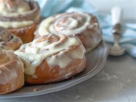 Copycat Cinnabon Frosting Recipe | CDKitchen.com