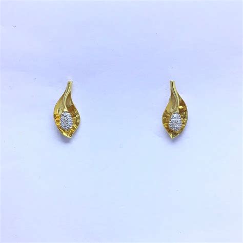 Buy quality designing fancy gold earrings in Ahmedabad