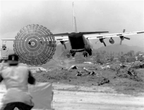 Airlift During the Vietnam War - Air Mobility Command Museum